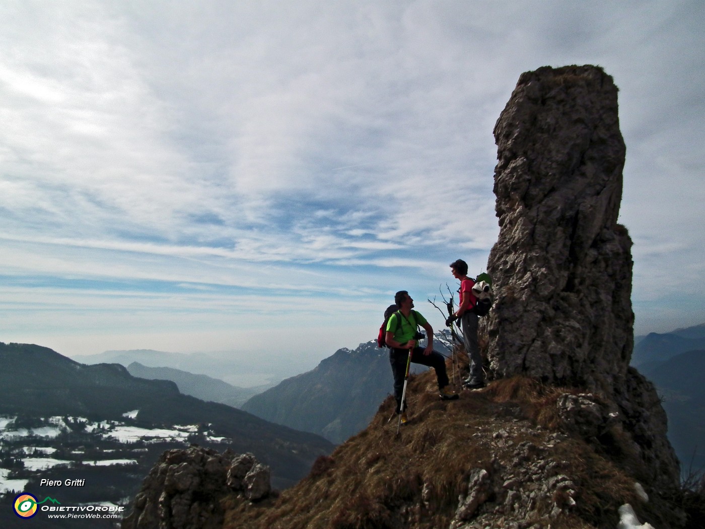 23 torrione con vista verso il Lago di Annone....JPG